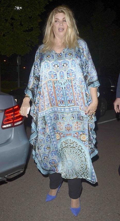 KIRSTIE ALLEY DITCHES JENNY CRAIG FOR A CAFTAN