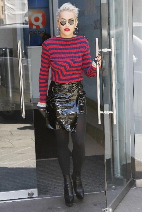 Jessica Simpson Fits Into Newlyweds-Era Skirt She Wore 20 YEARS AGO! -  Perez Hilton